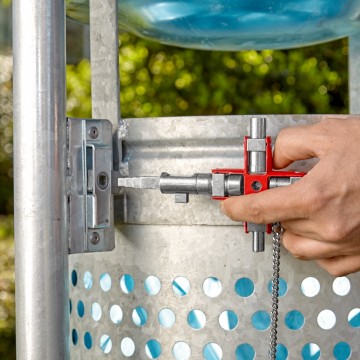 1 001106v01 00 pow a 03